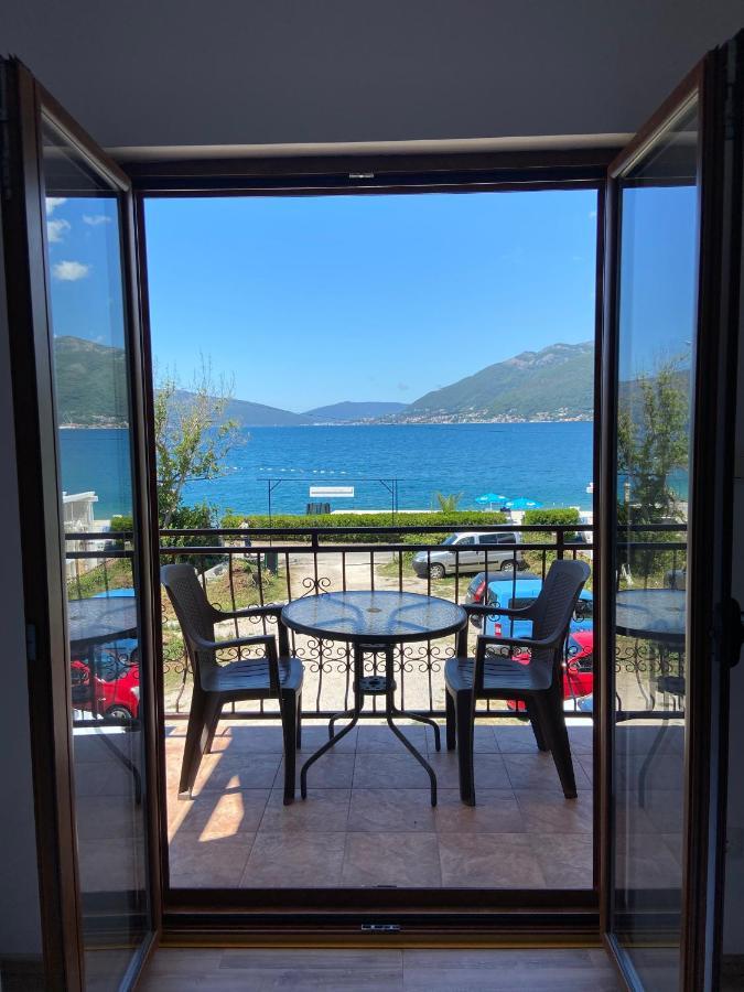 Apartments Family Tivat Eksteriør billede
