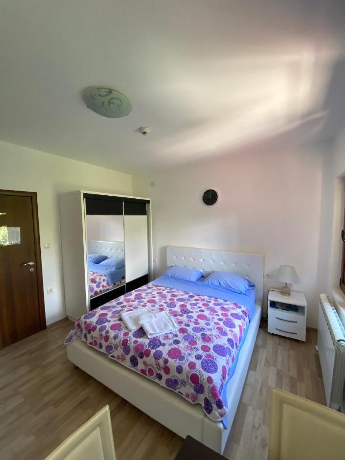 Apartments Family Tivat Eksteriør billede