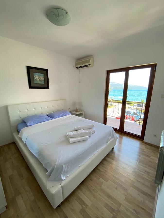 Apartments Family Tivat Eksteriør billede