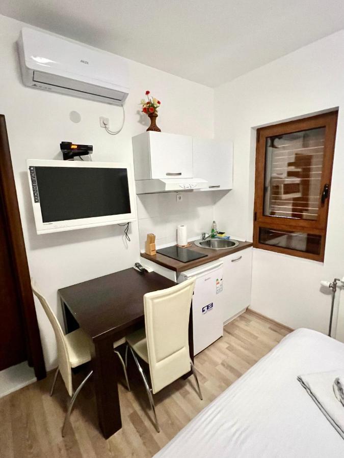 Apartments Family Tivat Eksteriør billede